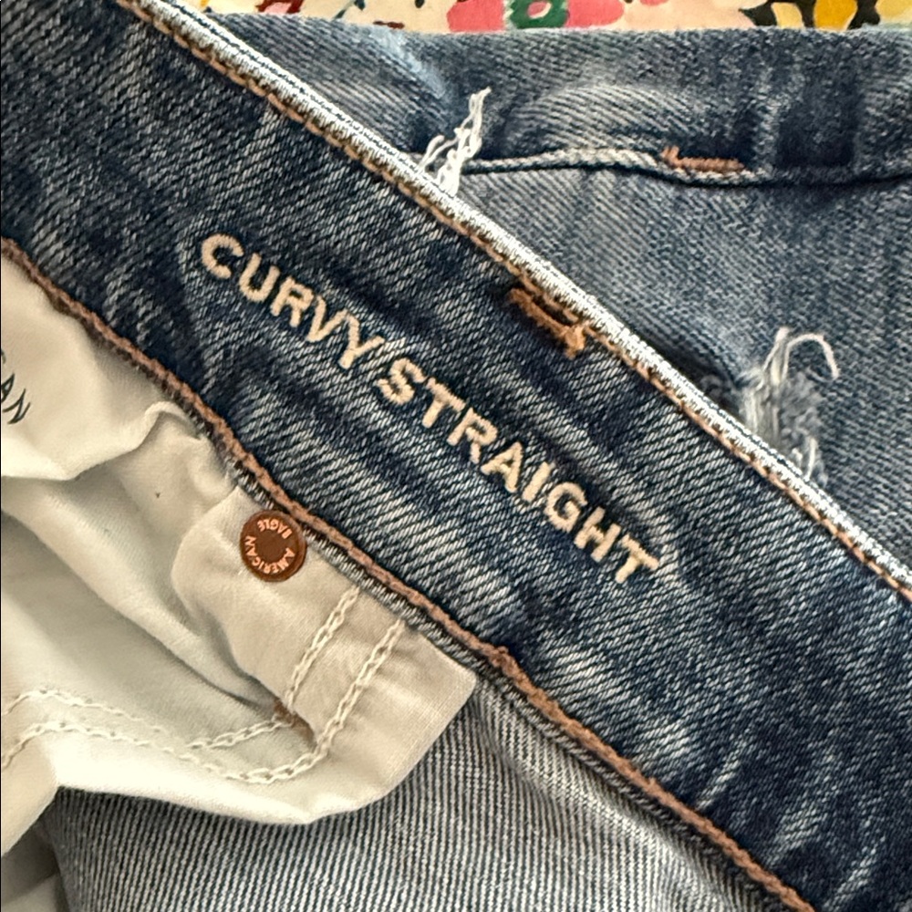 American Eagle Outfitters Relaxed Distressed Light Blue Jeans - Picture 2 of 4